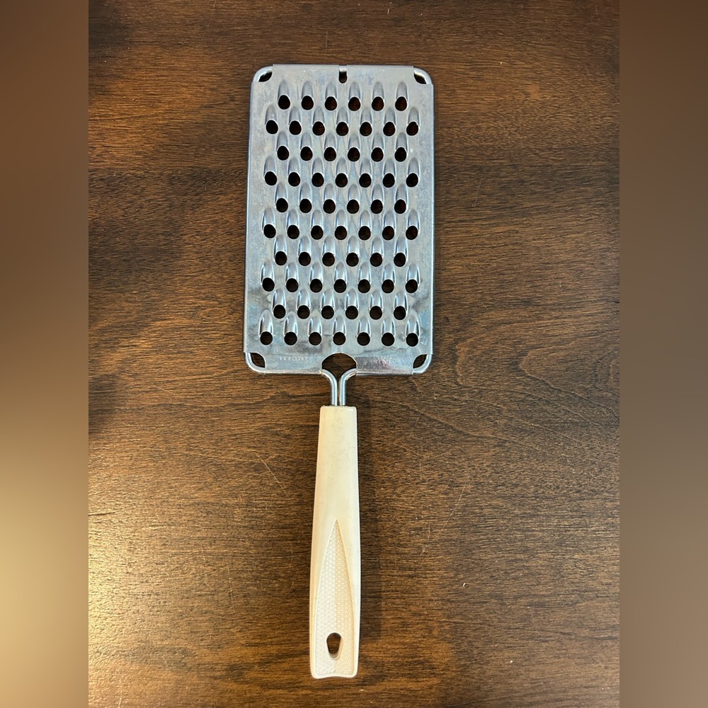Vintage EKCO Stainless Steel Cheese Grater USA Cream Corn Cob Handle 11 Inch EUC